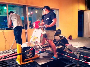 Motor bike on dyno at Ritter Performance Tuning Thailand