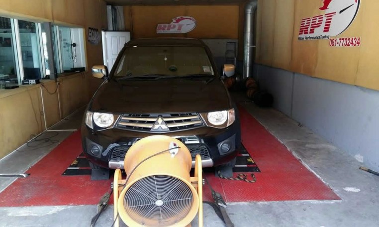 2006 Mitsubishi Triton 2.5L MT on dyno at RPT Thailand