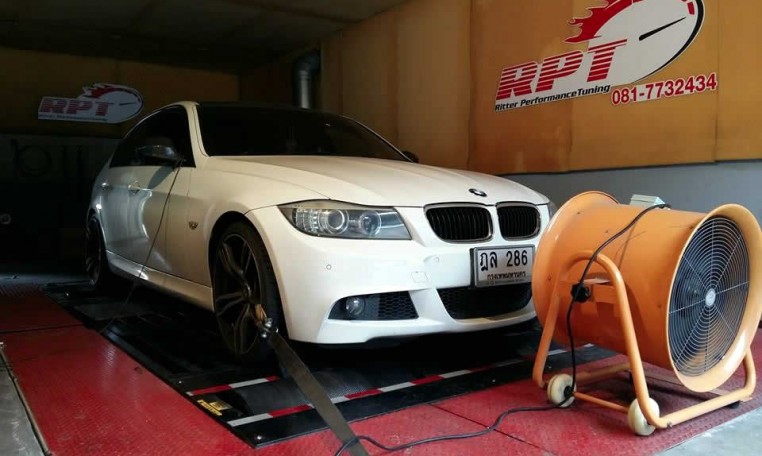 2010 BMW 318i E90 ready for ECU Remapping at RPT