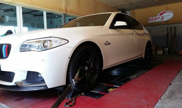 2012 BMW F10 running on the dyno